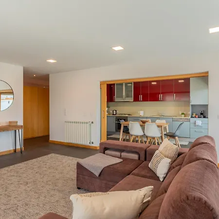 Invesdora E Governador Apartment *