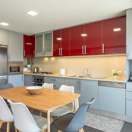 Invesdora E Governador Apartment