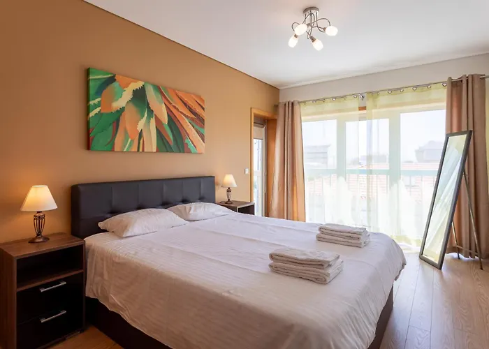 Invesdora E Governador Apartment *